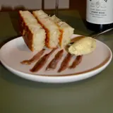 Foto de Focaccia tibia con manteca y anchoas